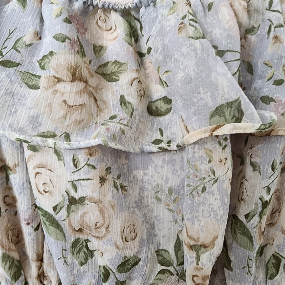 Cream Ruffled Crop Blouse - Picture 2 of 7